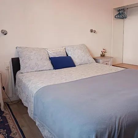 Confort,gare Tgv ,wifi, Clim, Parking, Avec Pt Dejeuner Compris * ペルピニャン