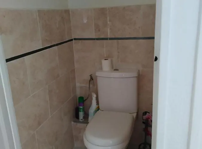 CHAMBRES Climatisées tout Confort,GARE ,WIFI, parking, avec pt dejeuner compris Habitación en casa particular *